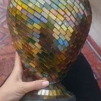 یک عدد گلدان طرح شیشه