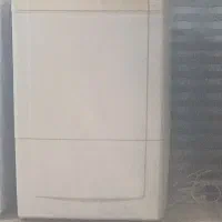 ماشین لباس شویی خارجی. در حد.