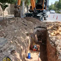 اجاره مینی بیل لاستیکی چکش و پاکت