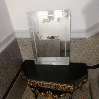 میز در حد نو با اینه