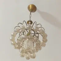 یک جفت لوستر همراه با دکوری