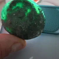 سنگ راف زمرد سیاه برزیلی تو سبز تعداد پایین