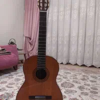 گیتار یاماها سی هفتاد