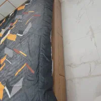 تخت دونفره به همراه تشک رویال و عسلی کنار تخت|تخت و سرویس خواب|قم, انسجام|دیوار