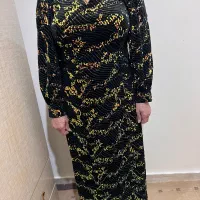 لباس مجلسی پوشیده نشده