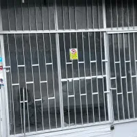 14مترمغازه-خیابان-سرباز-روبروی-درب-متروسرباز-ملکیت