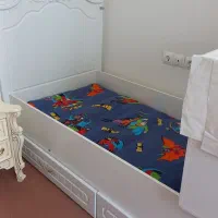 تخت خواب بی خط و خش