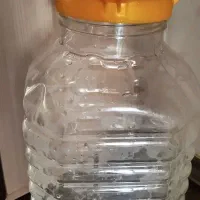 دبه ترشی و زیتون در فلکه ای