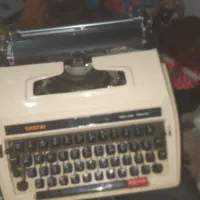 دستگاه تایپ قدیمی کلکسیونی صحیح و سالم