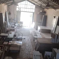 مونتاژکار کابینت و کارگر ساده