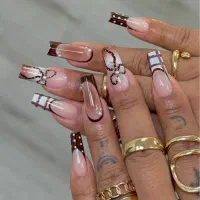 کاشت ناخن بابهترین متریال ونازلترین قیمت