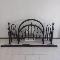 تخت دو نفره و پاتختی فرفورژه