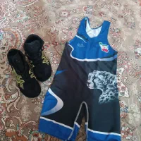 لباس کشتی و کفش کشتی در حد