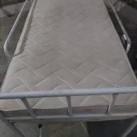 تخت وتشک طبی