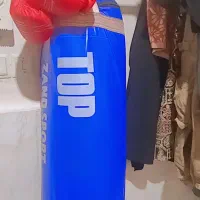 کیسه بوکس به همراه دستکش و توپ بسکتبال نو