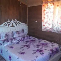 کلبه چوبی سوئیسی ویلا جنگلی شیرگاه سوادکوه لفور|اجارهٔ کوتاه‌مدت ویلا و باغ|شیرگاه, |دیوار