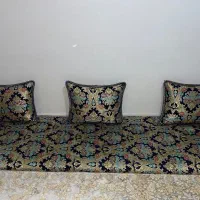 کناره با بالش تکیه ای