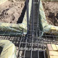 اجرای آرماتور بندی اسکلت بتنی شناژ قائم اسکلت آهن