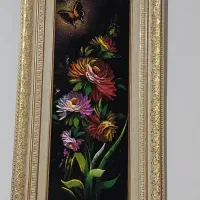 تابلو نقاشی گل و پروانه روی مخمل