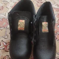 کفش ایمنی نگبان 42