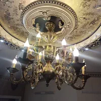 لوسترهای قدیمی برنزی