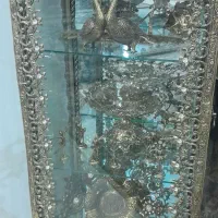 بوفه برنز همراه با وسایل داخلش
