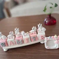 استند اسم همراه با گاهشمار