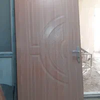 درب خانه با چهارچوپ