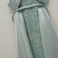 دو عدد لباس مجلسی|لباس|اصفهان, شیخ طوسی|دیوار