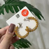 گوشواره و پابند|بدلیجات|میانه, |دیوار