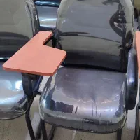 صندلی دانشجویی