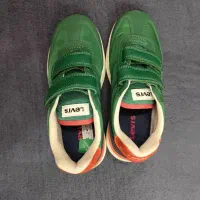 ۲ جفت کفش اورجینال سبز سایزش ۳۲و سورمه ایی ۳۳
