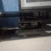 تلویزیون قدیمی ال جی و میز تلویزیون شیشه ای|تلویزیون و پروژکتور|فشم, |دیوار