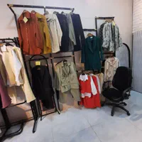 حراج ۲۵۰ عددمانتو و پوشاک زنانه به علت جمع کردن|لباس|تهران, شهرک آزادی|دیوار