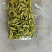 پسته وخلال پسته
