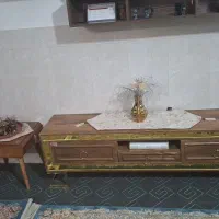 میز تلوزیون ب همراه میز مبل بادوعدد عسلی سالم .