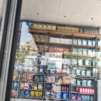 کارگر تعویض روغنی و پنچرگیری