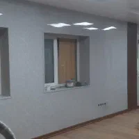 نصاب سقف کاذب کناف تایل ۶۰در۶۰ وpvc و قرنیز|خدمات پیشه و مهارت|اراک, |دیوار