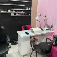 همکاری باناخنکار و مژه کار/اجاره میز ناخن و مژه|خدمات آرایشگری و زیبایی|شهریار, |دیوار