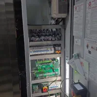 اوستا کار ماهر نصب و مونتاژ آسانسور