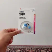 فلش ۳۲ گیگ سیلیکون پاور