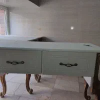 میز و آینه آرایشگاه