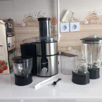 آبمیوه گیری. غذاساز استیل