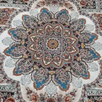 به یک نفرراننده ویک کارگر درقالی شوی