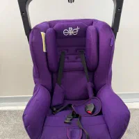 صندلی ماشین کودک در حد نو