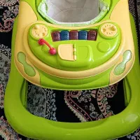 گهواره و رورویک درحدنو|تخت و صندلی بچه|شیراز, شهرک کوشکک|دیوار