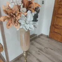 گلدان با گل