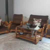 مبل ۸ نفره چوب گردو و دو میز|مبلمان خانگی و میز عسلی|اطاقور, |دیوار
