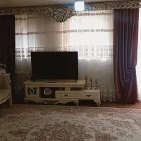 پرده در حد نو با همه‌ی وسایلش