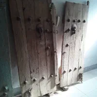 فروش در بهای قدیمی با قدمت 100 سال|کلکسیون اشیاء عتیقه|اصفهان, آبشار|دیوار